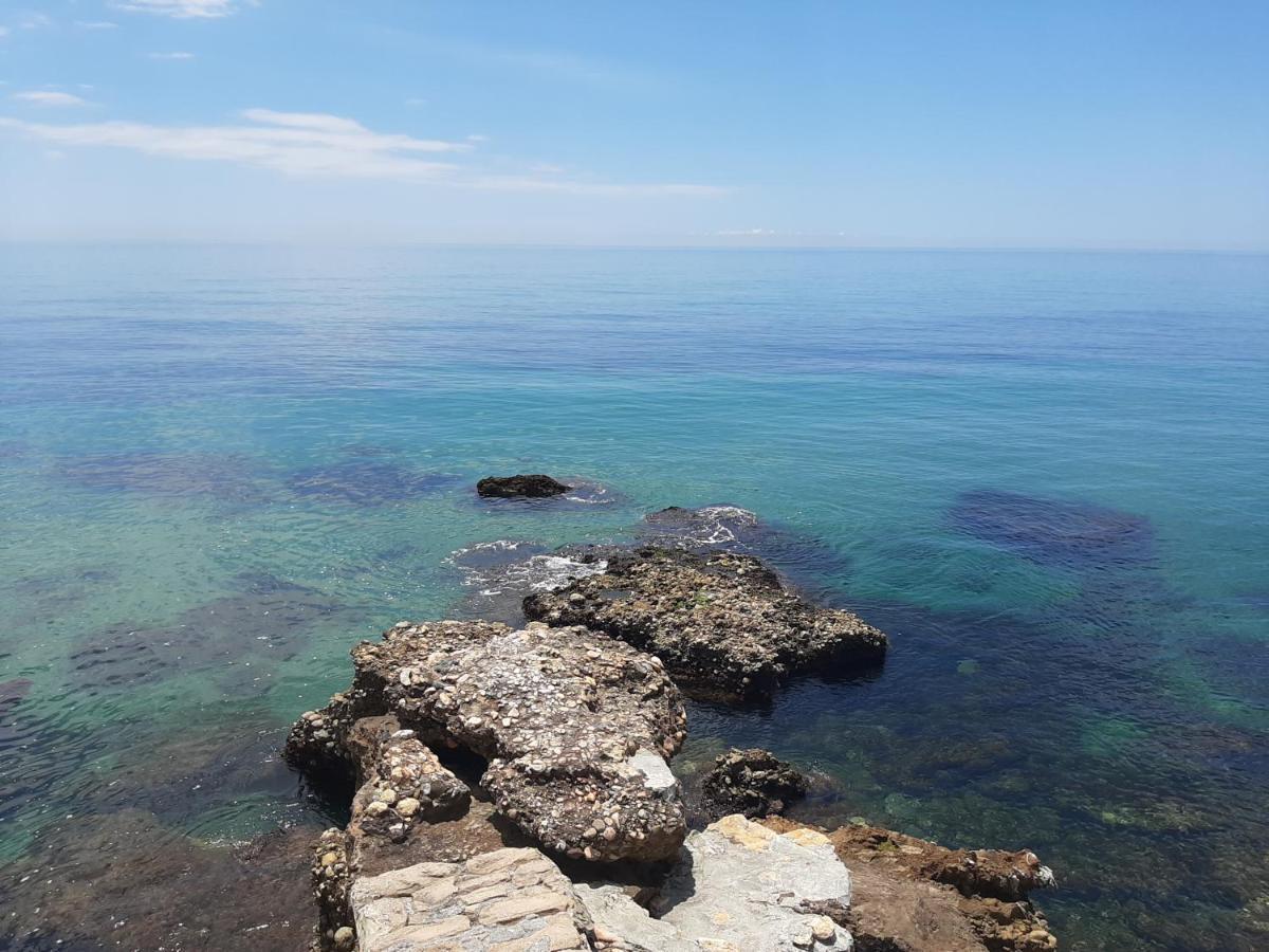 Playa Torecilla Beachfront Appartement Nerja
