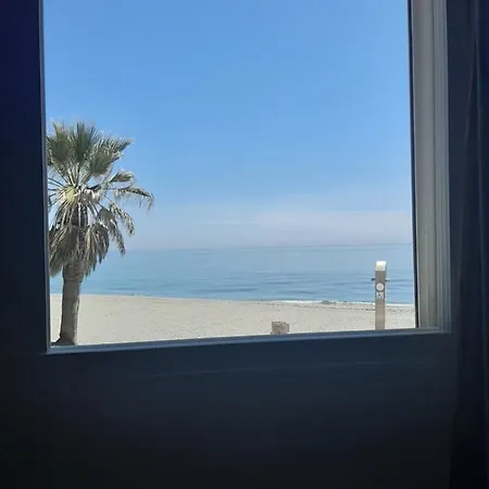 Playa Torecilla Beachfront Nerja Extérieur photo